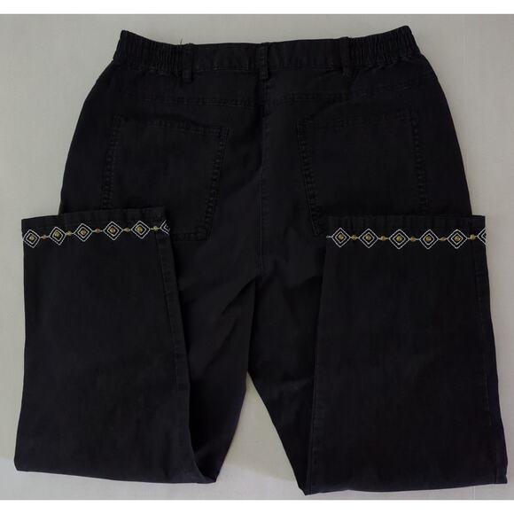 Ruby Rd. Black Stretch Capri Pants Embroidered Sequined Leg Hem Women's Size 10 - Picture 8 of 8